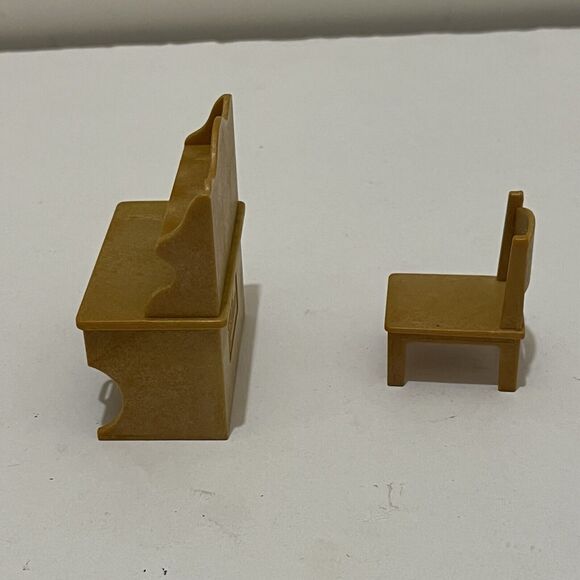 Sylvanian Families Calico Critters Surest Study Desk & Chair Drawers Tan Epoch - Picture 4 of 8